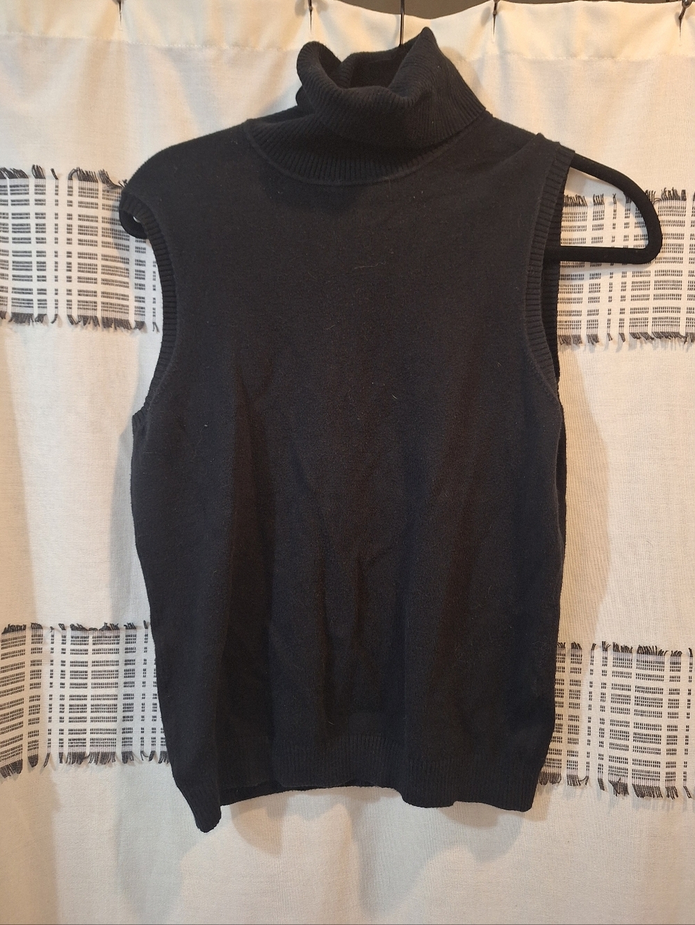 VITNAGE J. Crew Black Sleeveless Turtleneck Sweater